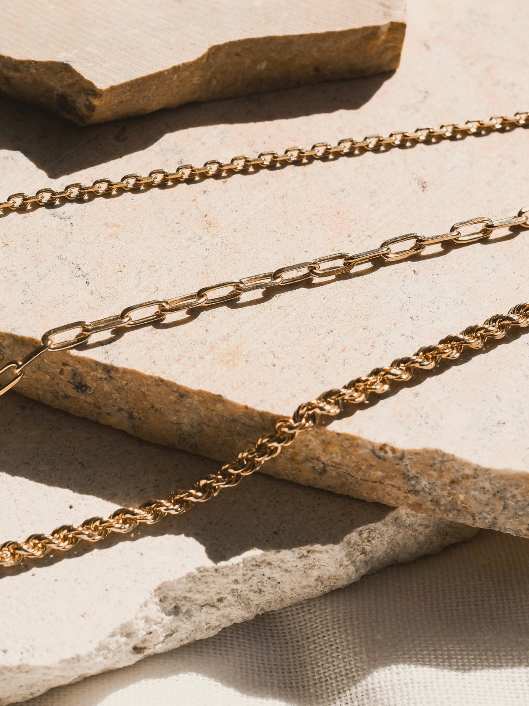 Sleek Golden Link Necklace