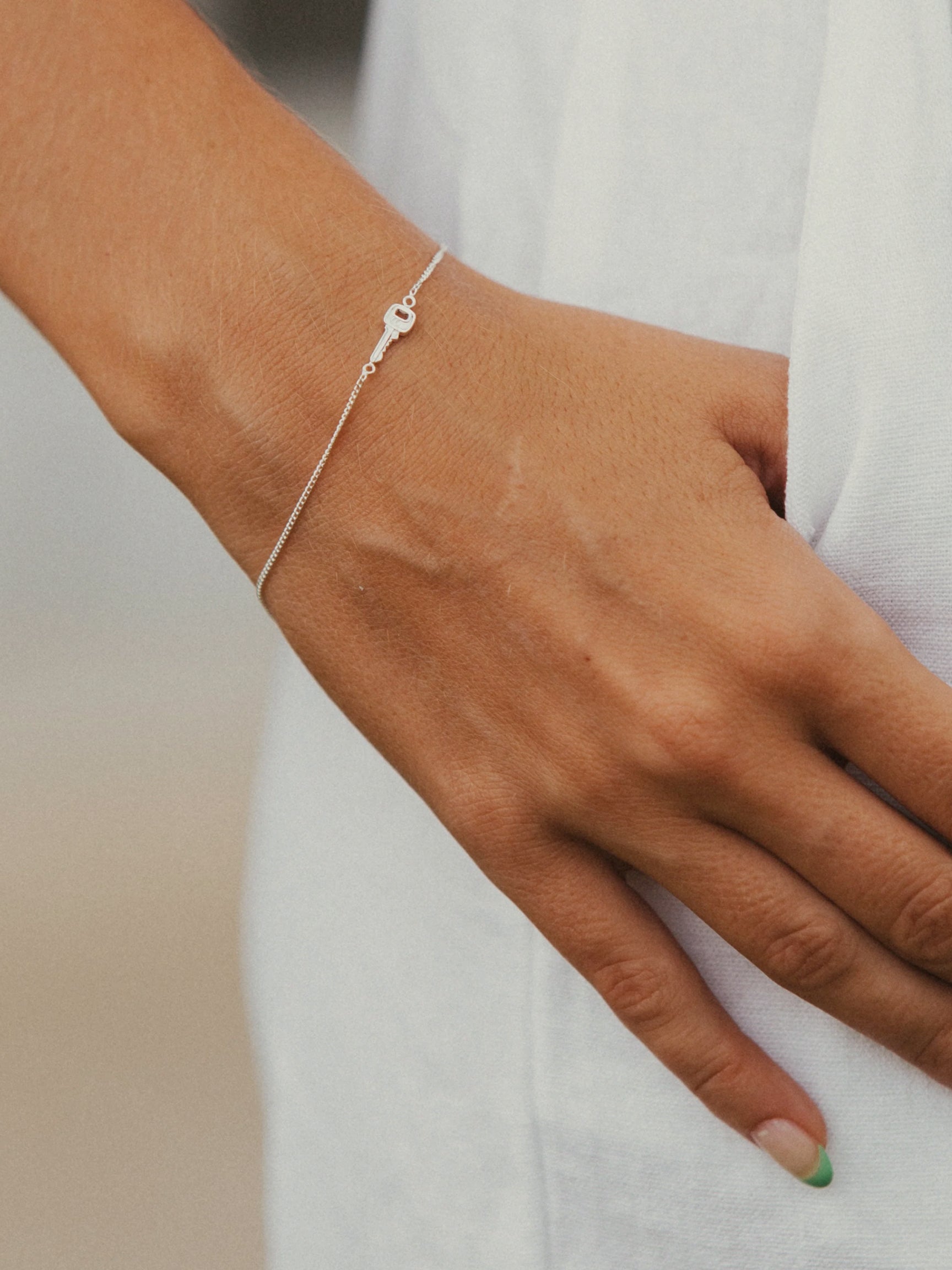 Sleek Silver Chain Bracelet